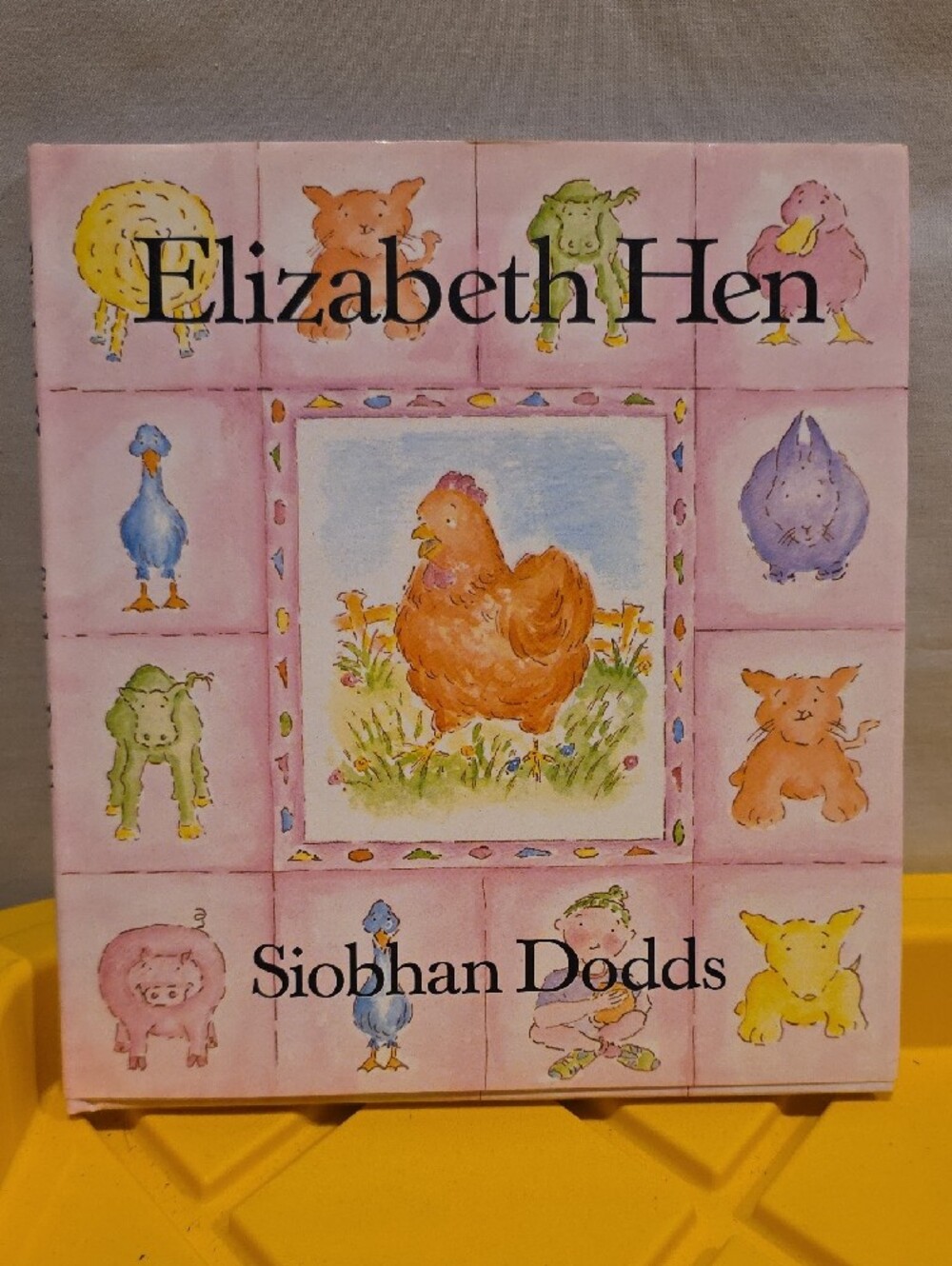 Elizabeth Hen Picture Book by Siobhan Dodds - Hardcover W/Jacket